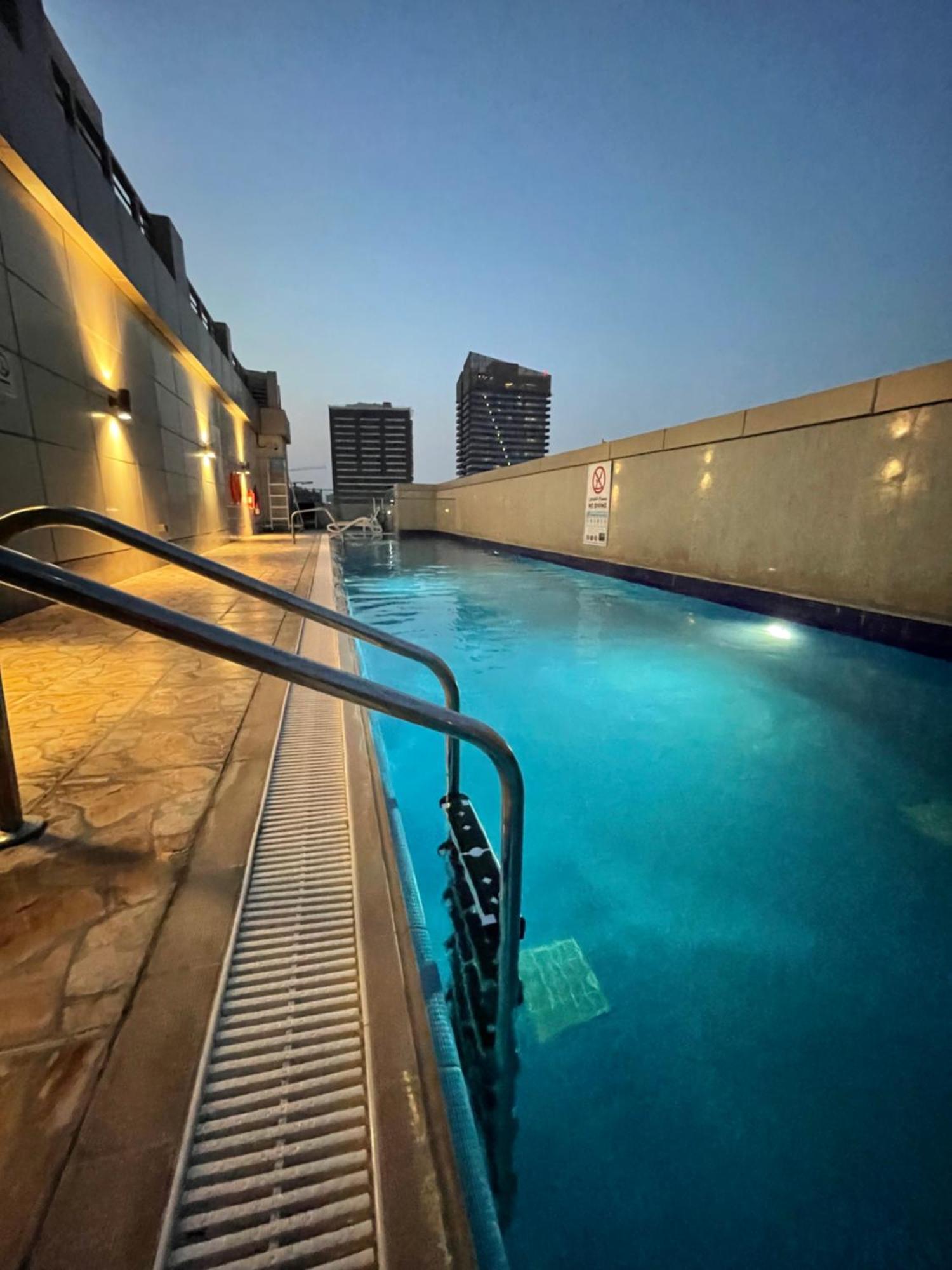Great View, Dubai Sportcity, Parking Included, Nice Apartments Exterior photo